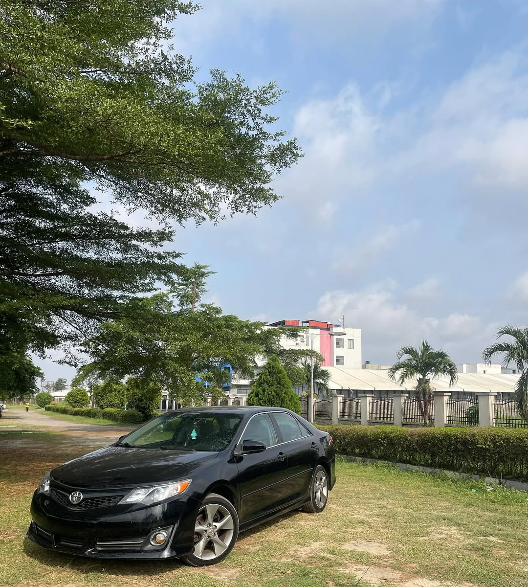 2012 Camry SE: Sunroof & Reverse Camry—Just Imported!