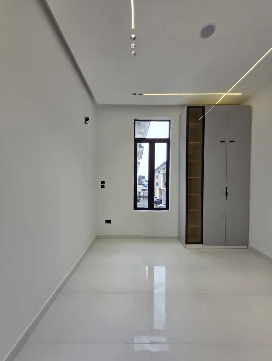 Lagos Luxury: 5-Bedroom Poolside Estate with BQ