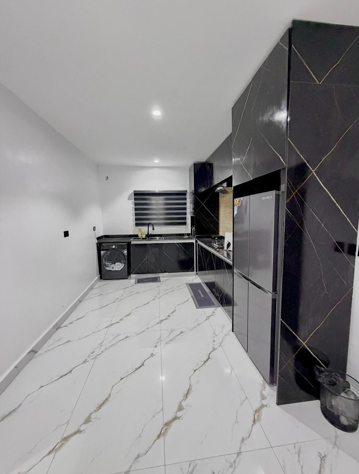 Luxury Shortlet Haven: Serene Katampe Escape