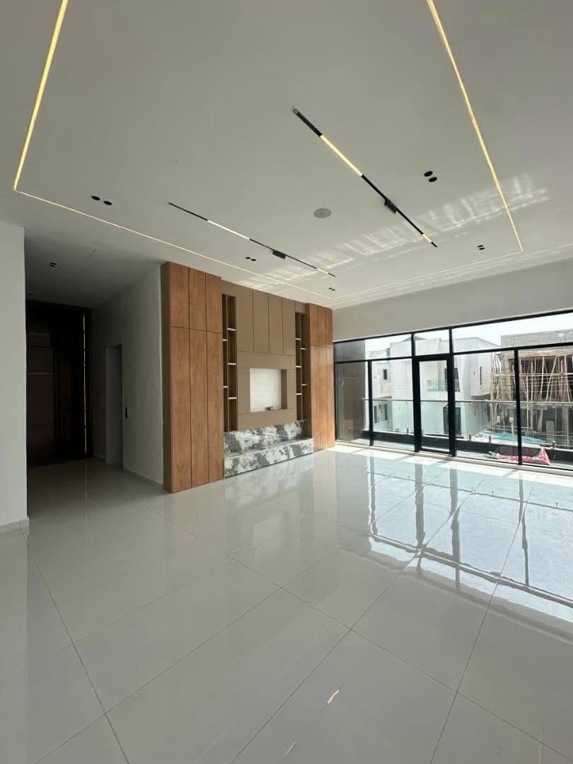 Lekki’s Ultimate 5-Bedroom Estate with Pool & BQ