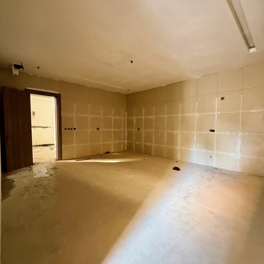 Abuja’s Finest: 5-Bedroom Duplex with Cinema & Elevator