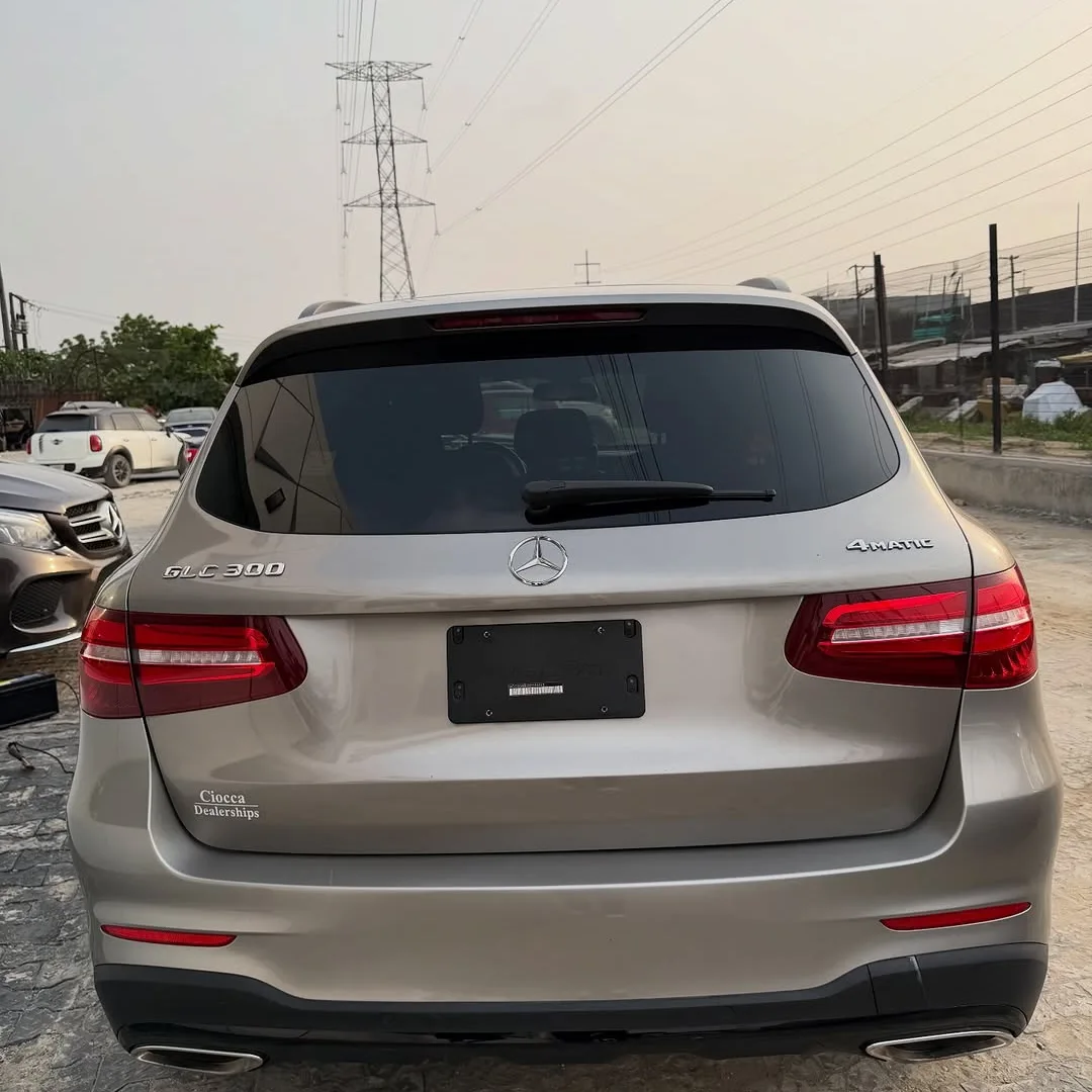 Luxury SUV Deal: 2018 Mercedes GLC300