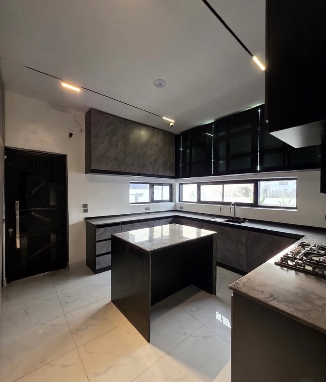 Lekki Phase 1: Your Ultimate 5-Bedroom Estate Masterpiece