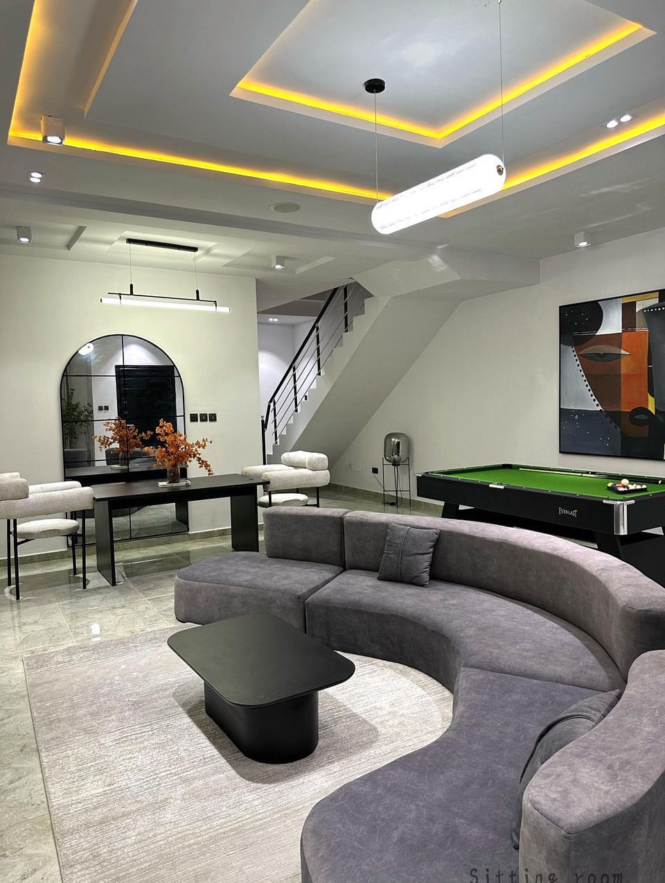 Victoria Bay Oasis: 4BR with Pool & PS5