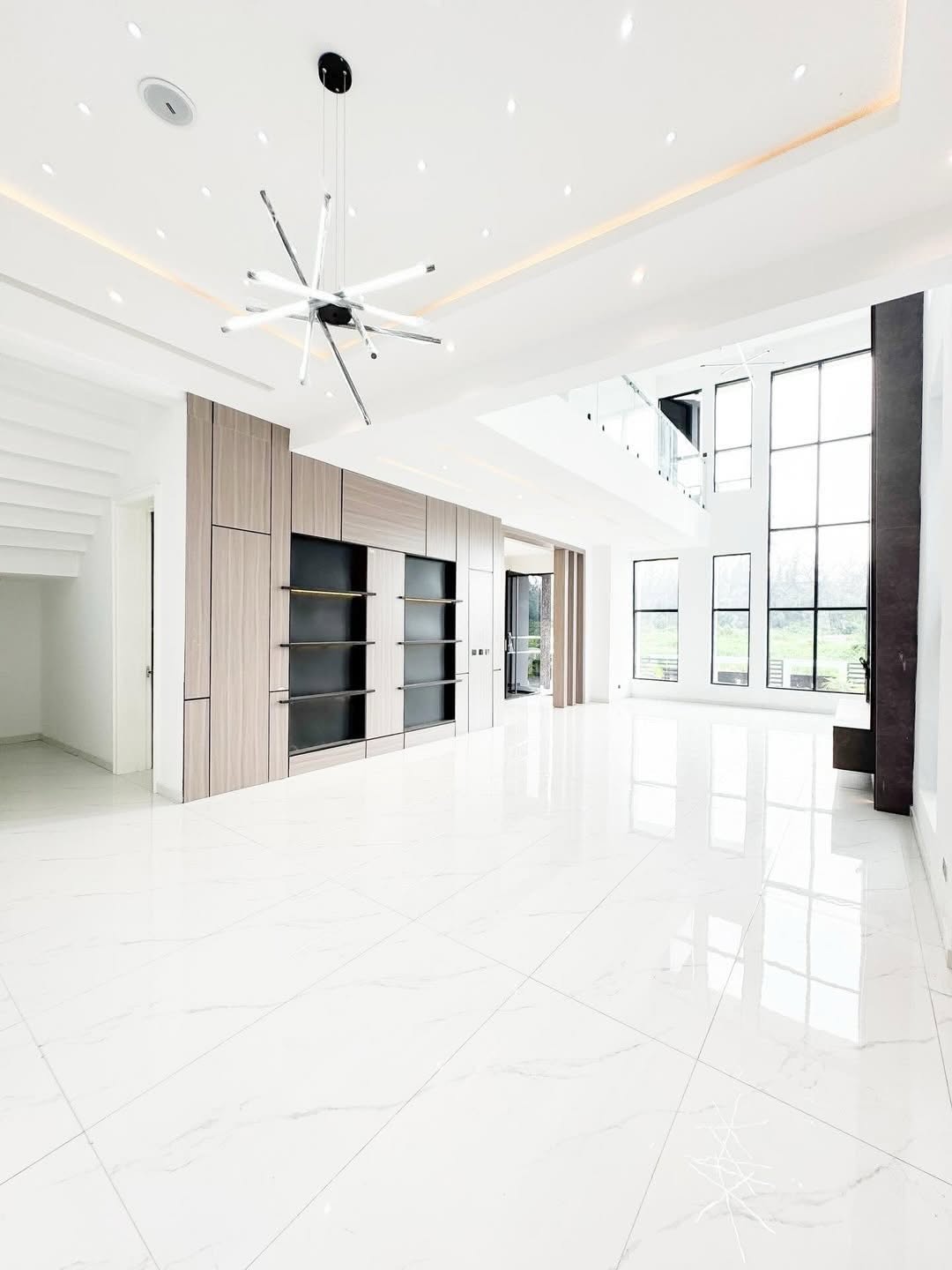 Lekki’s Ultimate 5-Bedroom Haven with Pool & Rooftop Terrace