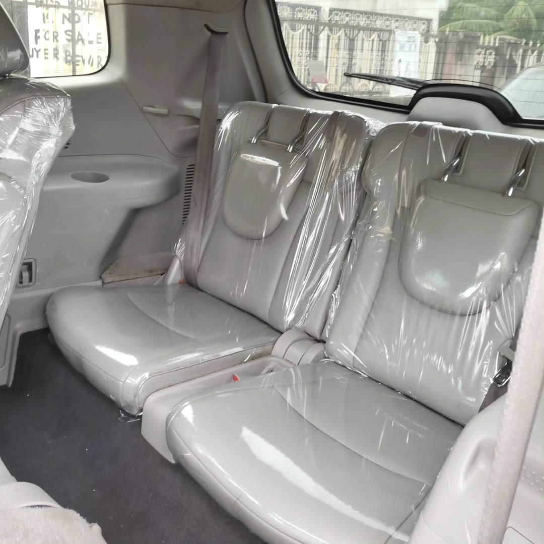 2012 Toyota Highlander V6: Luxury 7-Seater SUV, Nationwide Delivery