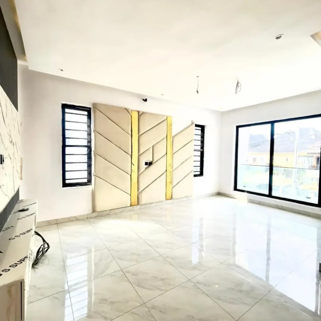 Chevron’s Smart 4-Bed Duplex with BQ & Luxury Finishes