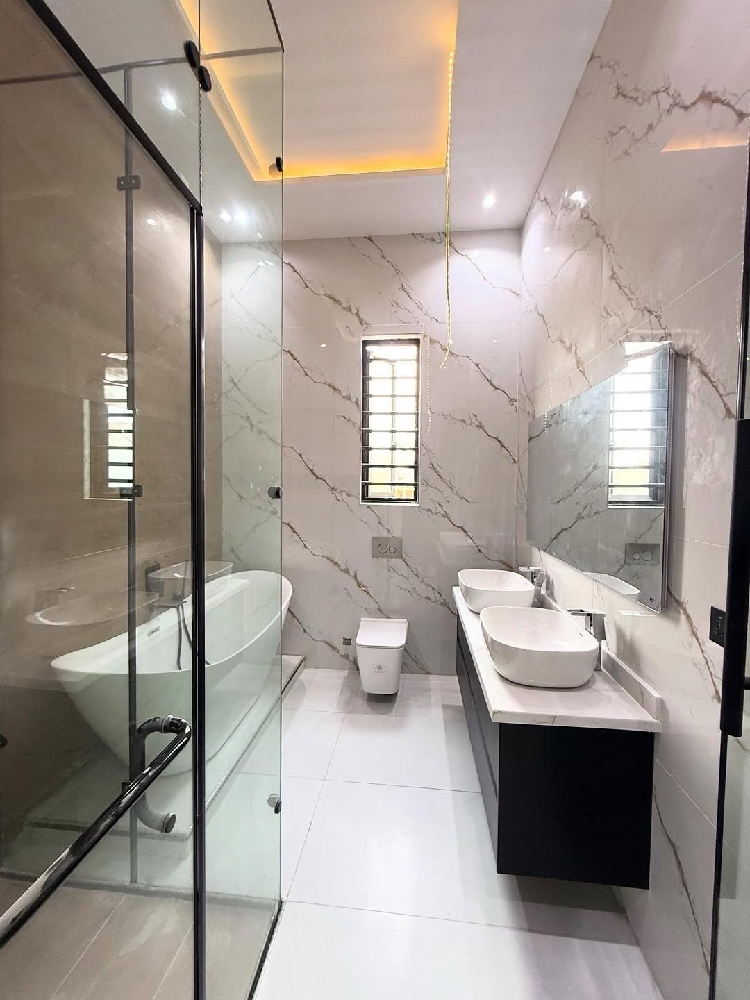 Lekki Oasis: 5BR Duplex with Private Pool & BQ