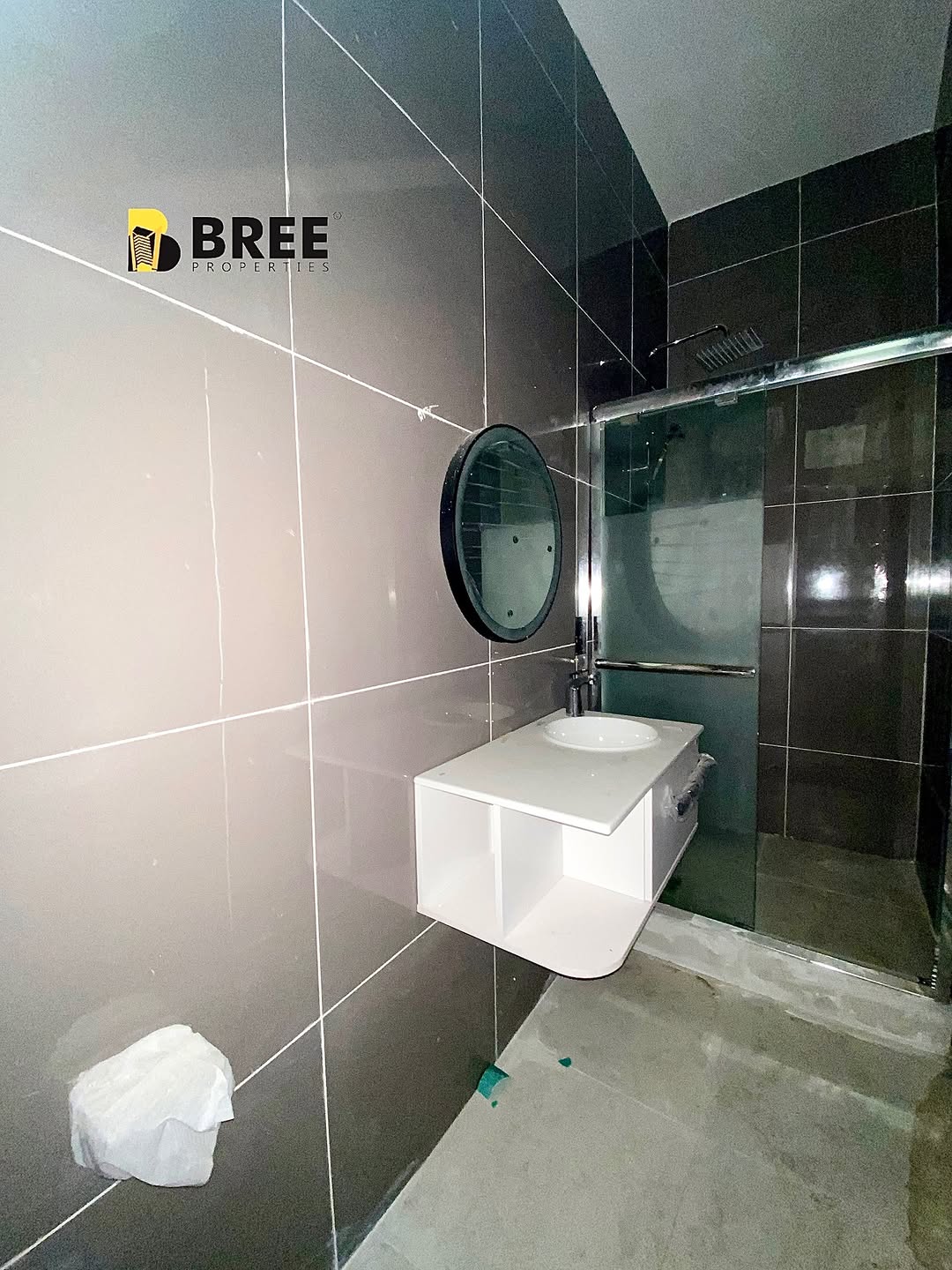 Lekki’s Ultimate 2-Bedroom Oasis with Pool & Gym