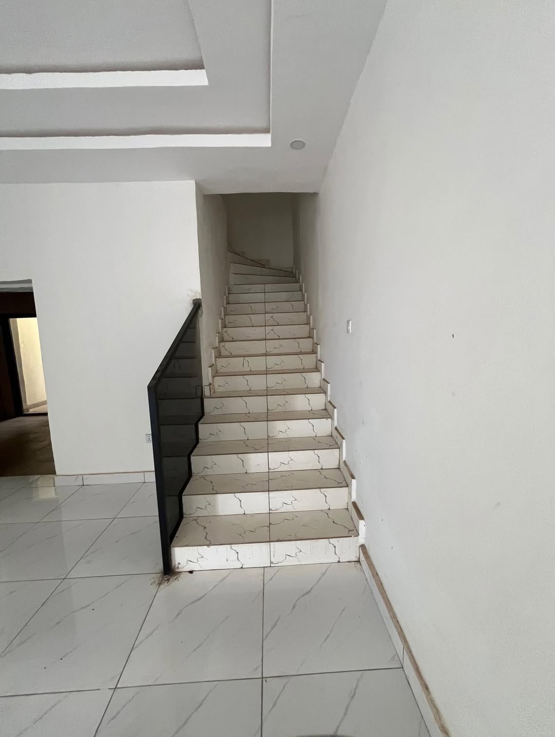 Elegant 4-Bed Terrace Duplex in Gaduwa