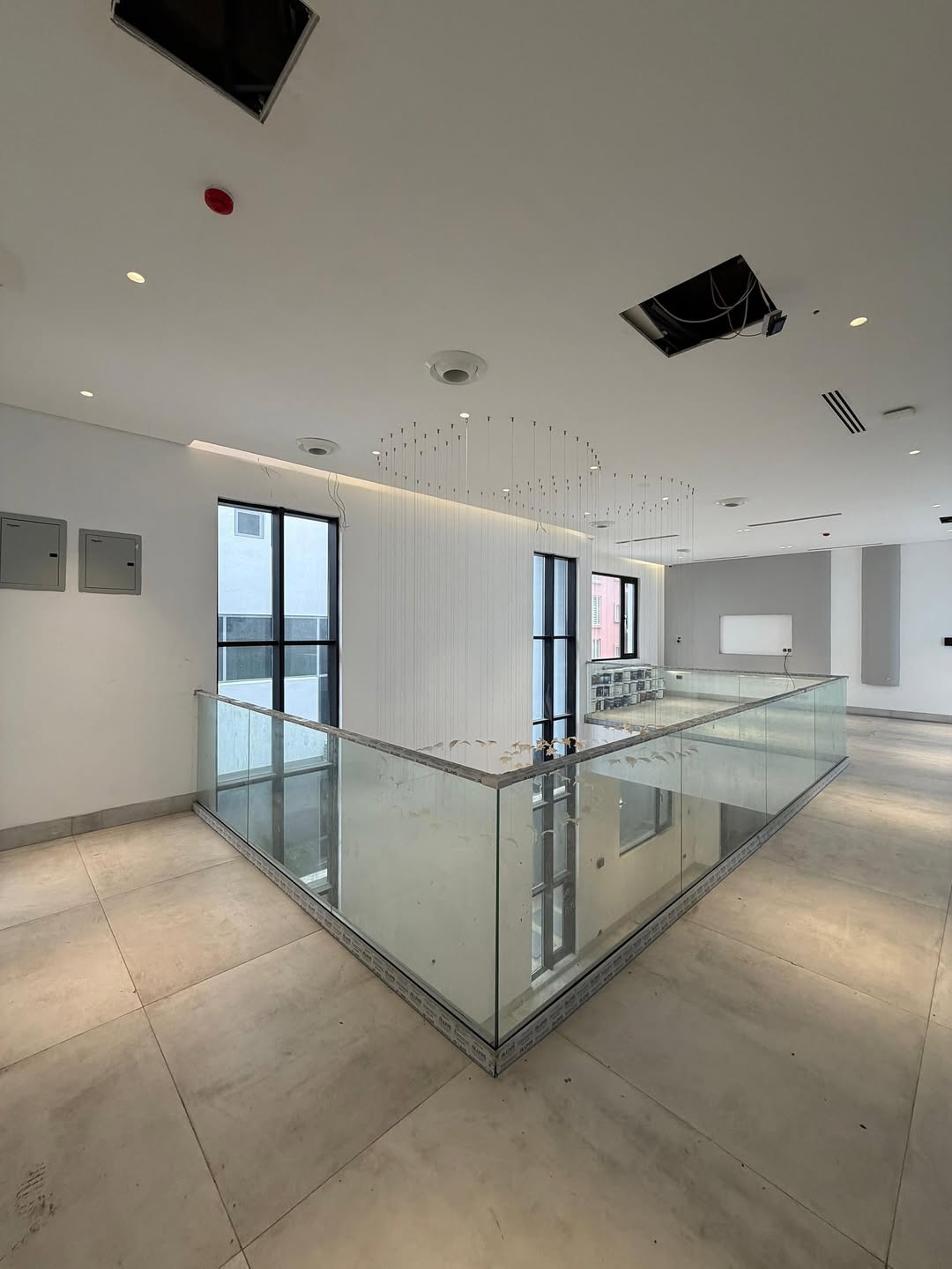 Ikoyi’s Ultimate Smart Home: Pool, Cinema & Rooftop Views