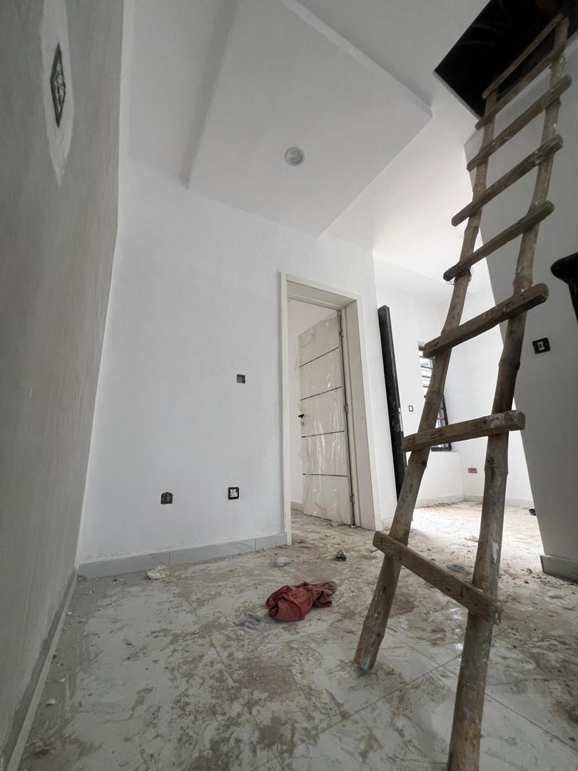 Magodo’s Finest: 4-Bedroom Haven with BQ & Prime Access