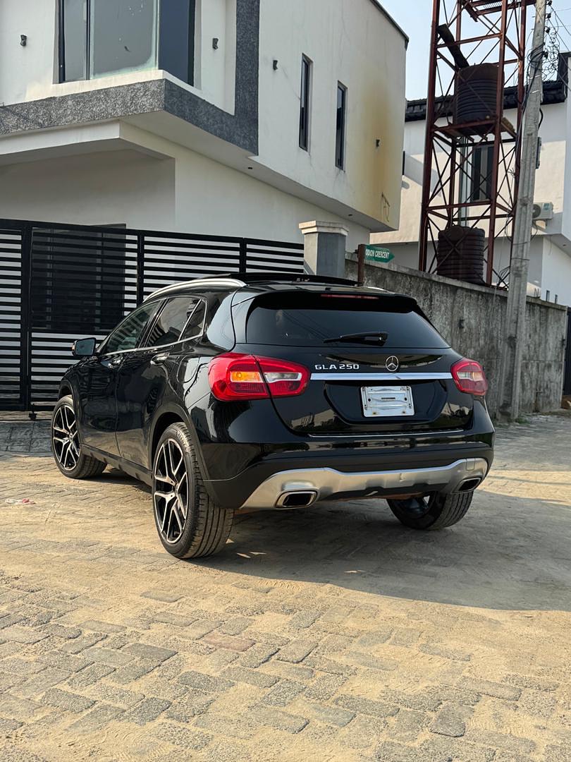 2018 Mercedes GLA250: Full Option Luxury, Nigerian Used