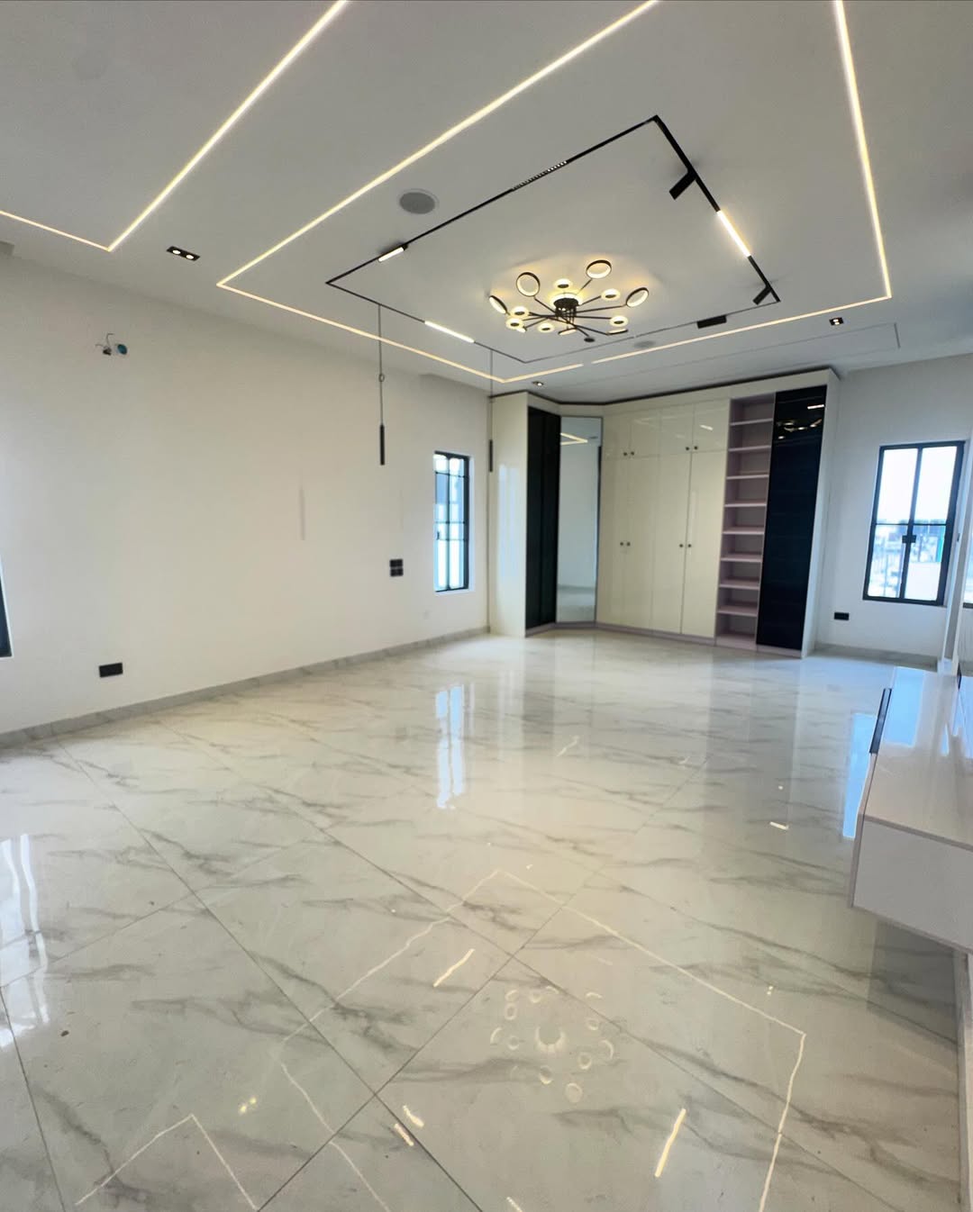 Dream 5-Bed Duplex with Pool & Cinema in Ikota