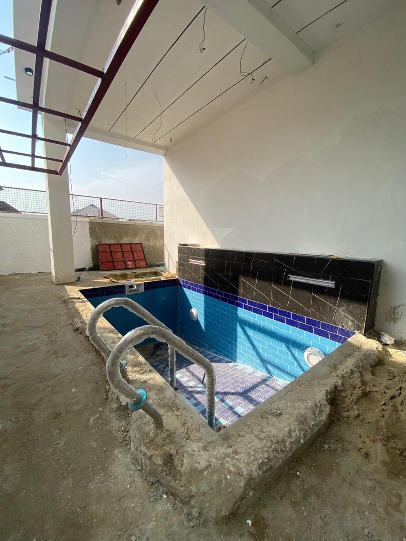 Sangotedo Sanctuary: 5-Bedroom Estate Gem with Pool