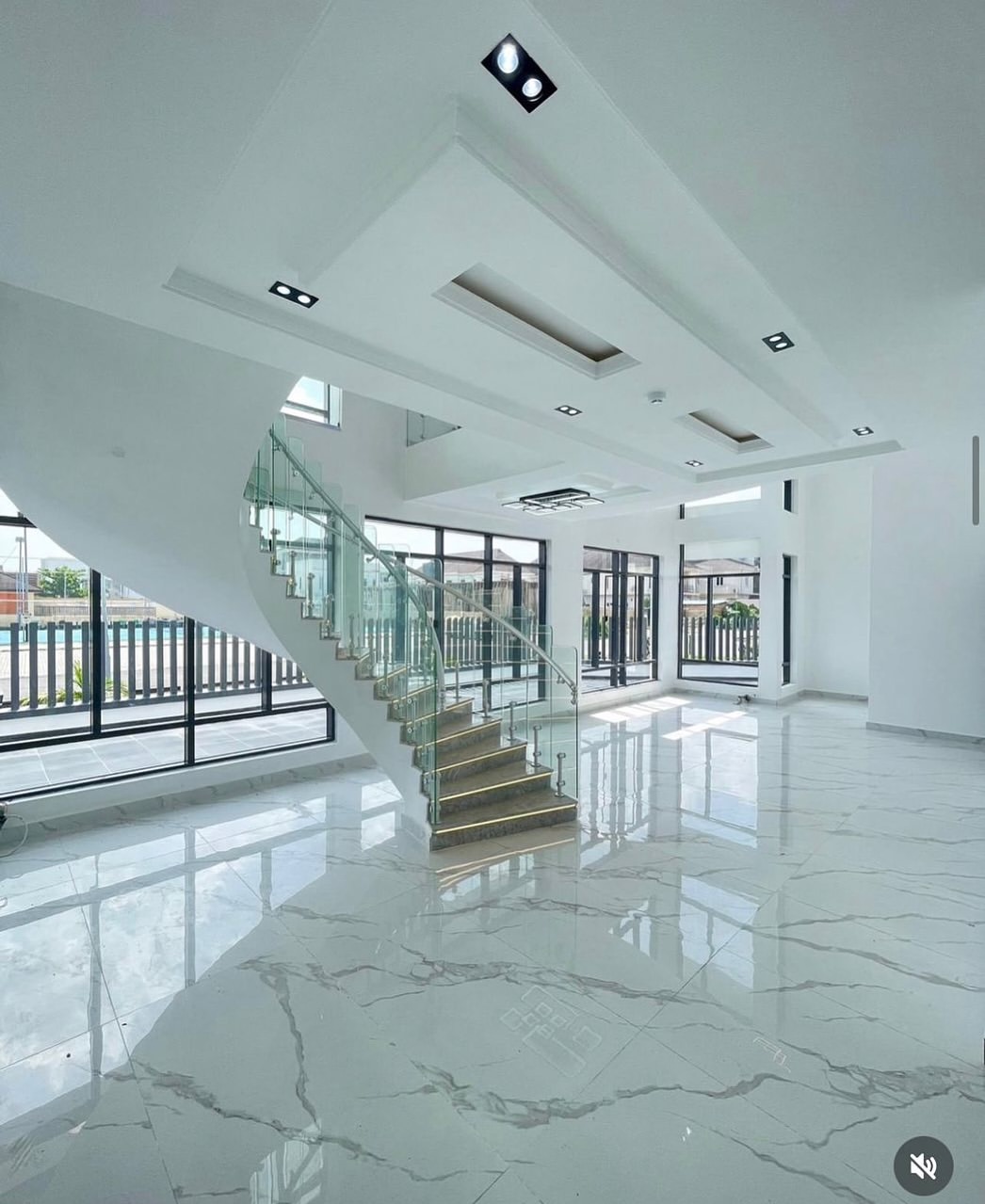 Stunning 5-Bed Duplex with Cinema & Pool in Lekki