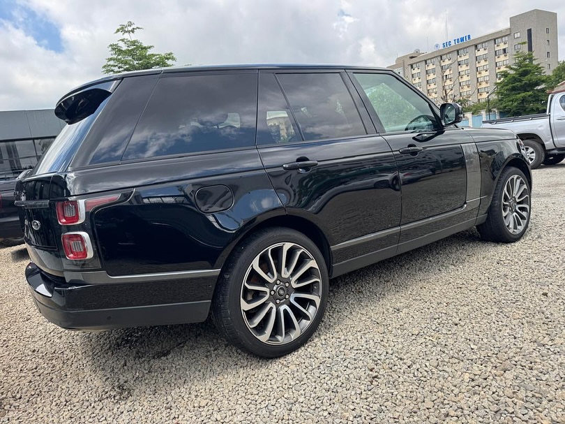 2020 Range Rover Vogue: Abuja’s Pinnacle of Power & Prestige