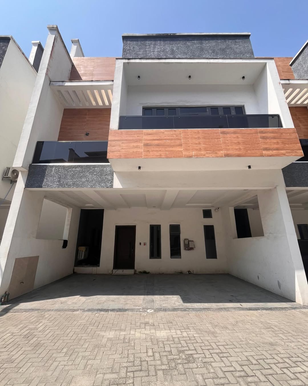 Lekki’s Finest: 4BR Terrace with BQ in Ikate