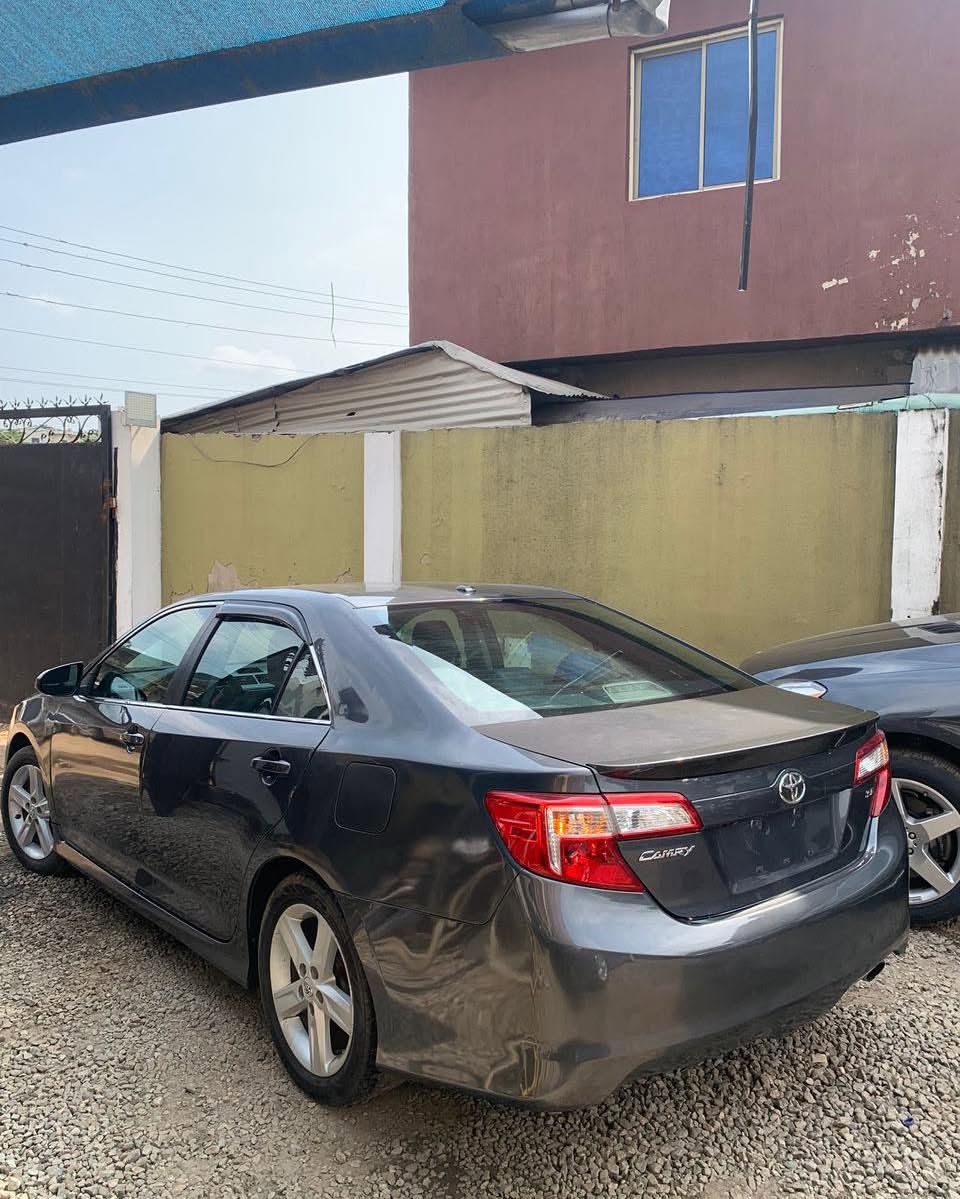 2012 Toyota Camry Sport: Accident-Free & Ready to Drive