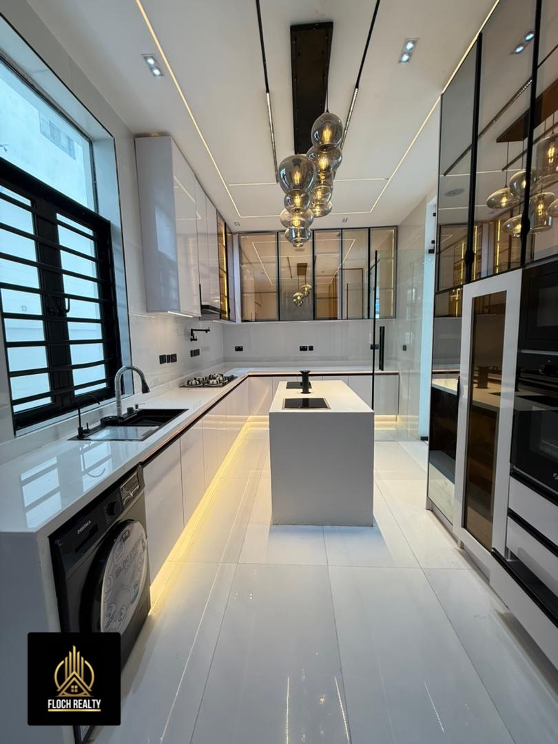 Modern 5-Bed Smart Home with Pool in Lekki