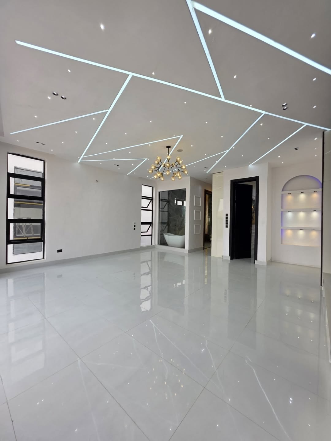 Lagos Luxury: 5-Bed Duplex with Pool & BQ