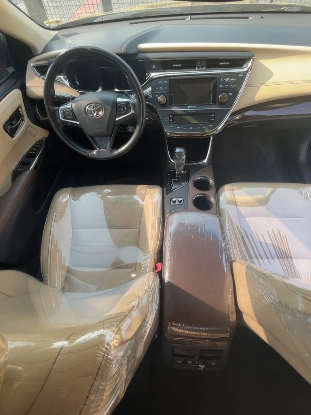 Luxury Sedan, Unbeatable Price: 2014 Avalon