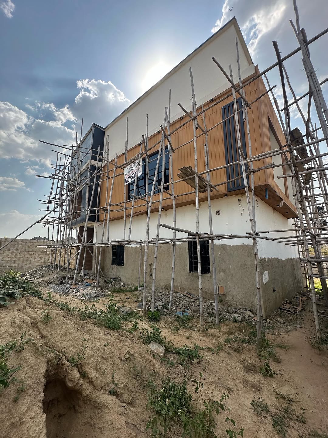 Sleek 3-Bedroom Duplex with Pool in Serene Lugbe