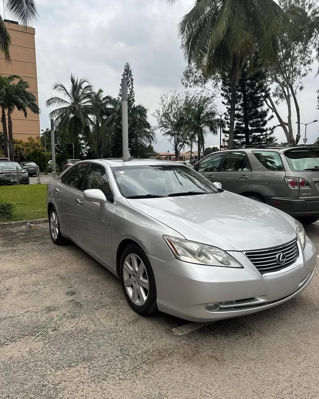 Drive a Flawless Lexus ES350 for 40% Down