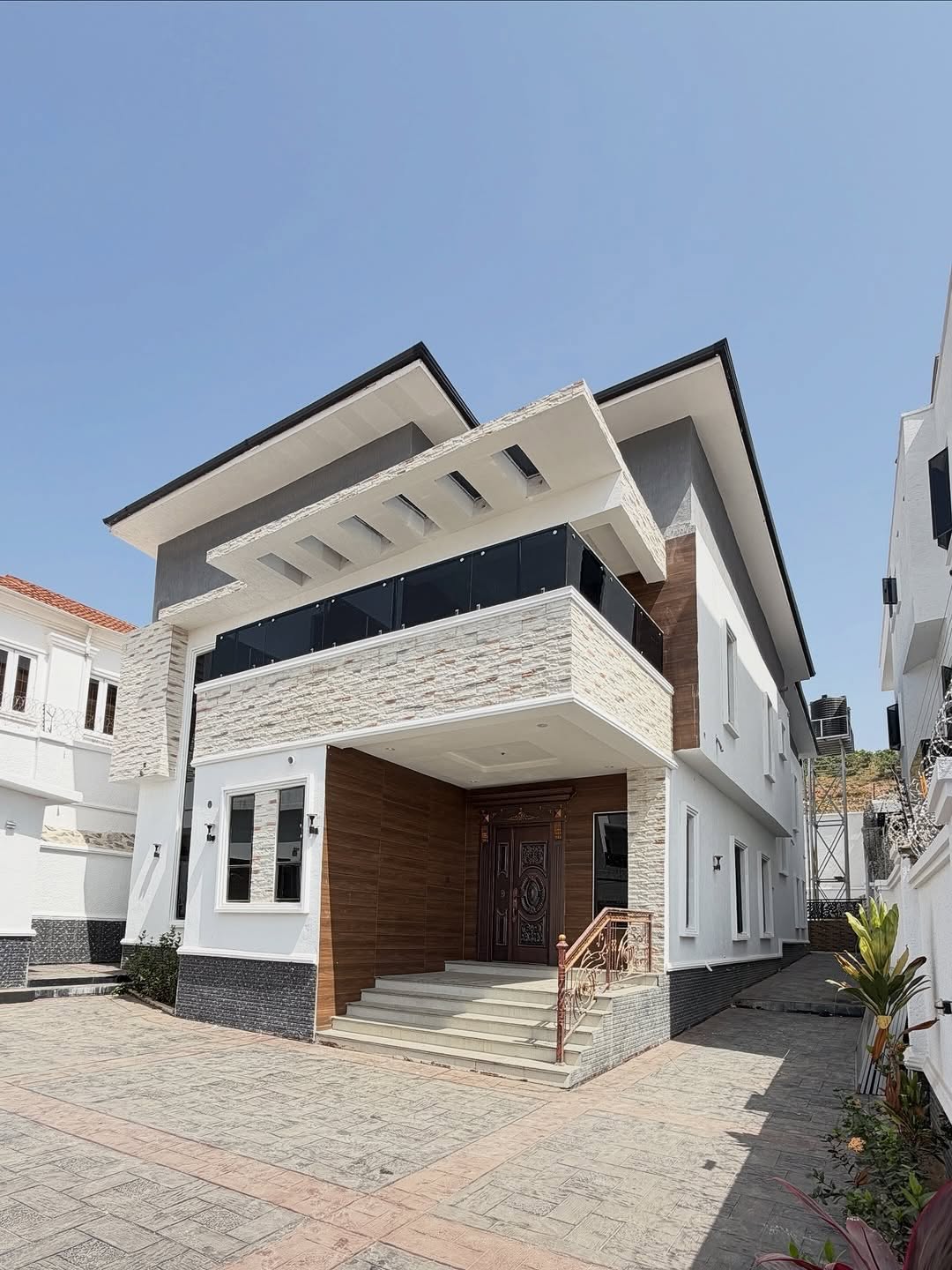 Serene Apo 5-Bed Duplex with Pool & BQ