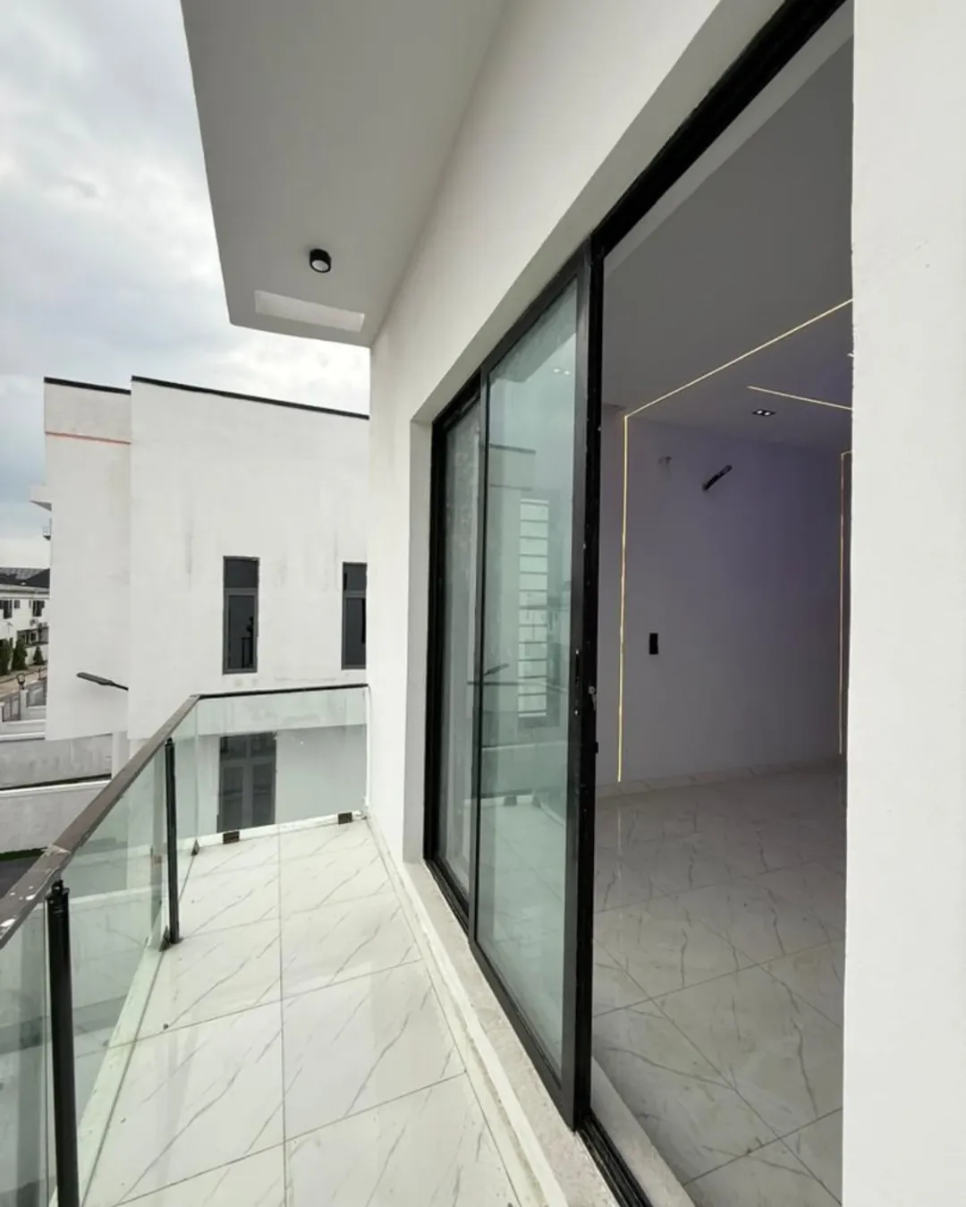 Ikota’s Ultimate 5-Bedroom Estate with Resort-Style Pool