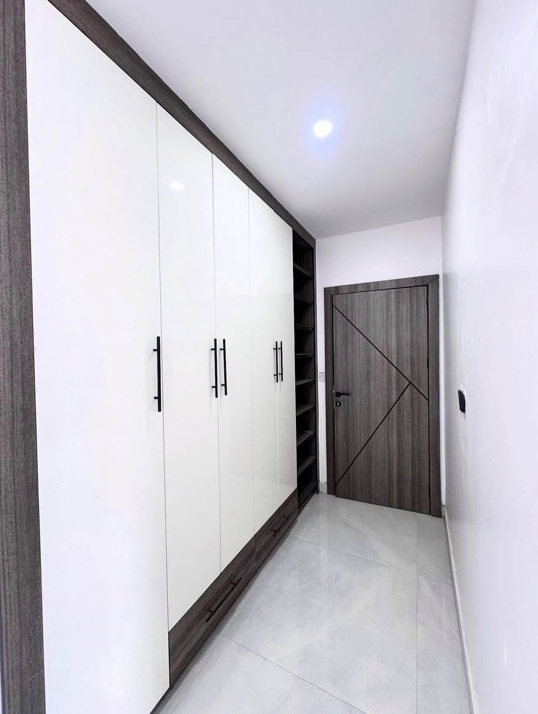 Brand New Oniru Estate: Modern Luxury, 24/7 Security