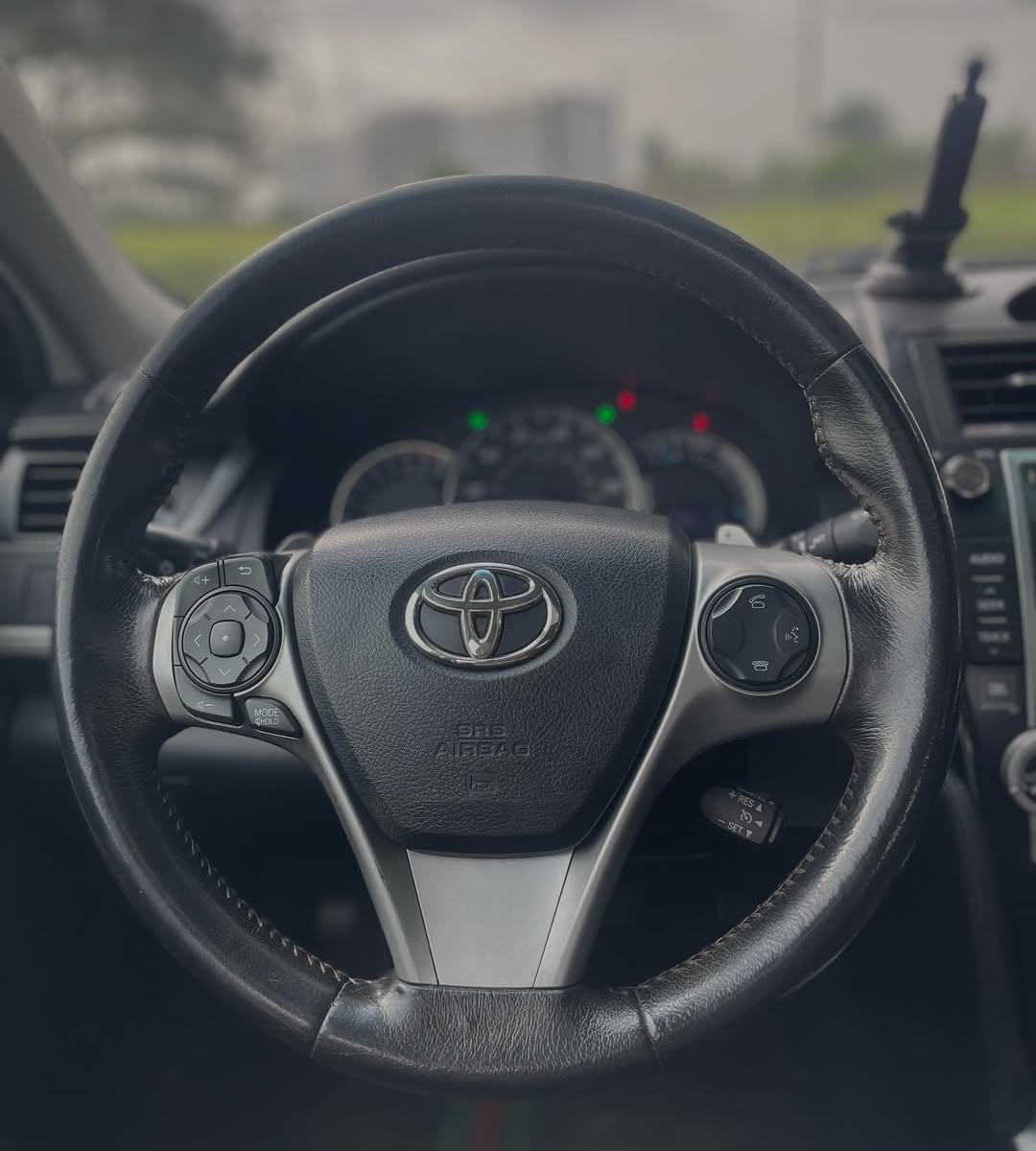 2012 Camry SE: Sunroof & Reverse Camry—Just Imported!
