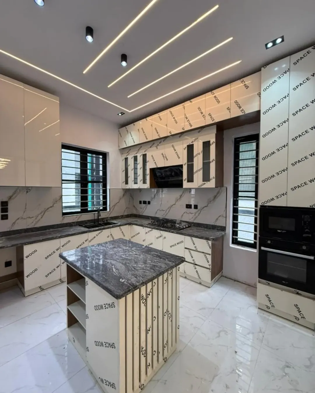 Ikota’s Ultimate 5-Bedroom Estate with Resort-Style Pool