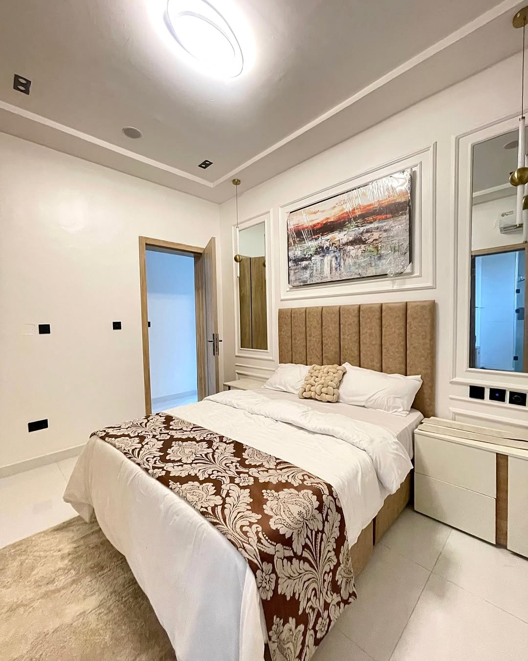 Sleek 2-Bed Poolside Apartment in Ikate Lekki