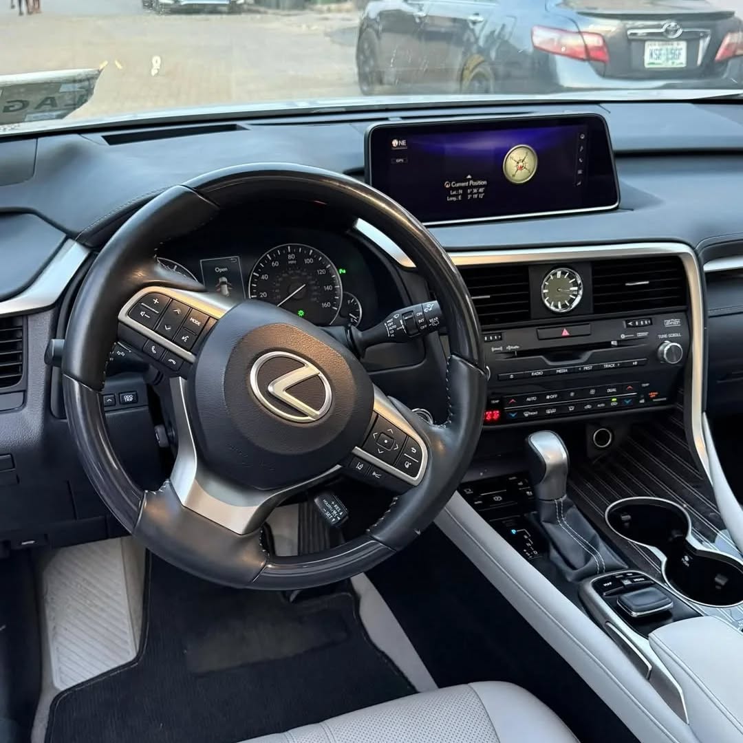 Luxury Lexus RX350: Panoramic Roof, Low Miles, Duty Paid