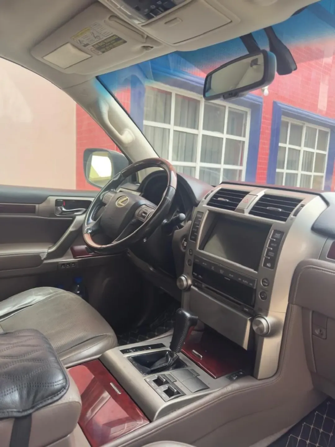 Flawless 2011 Lexus GX460: Untouched Engine