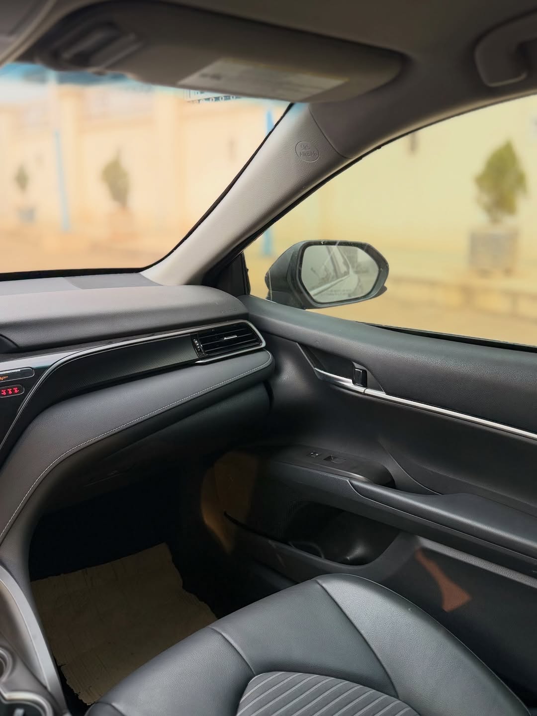 2021 Camry SE: Genuine Duty, Distressed Price!