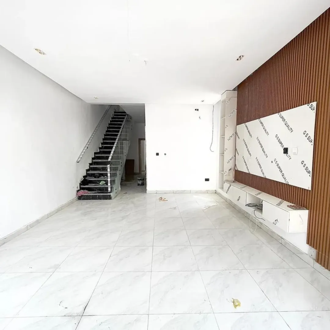 Chevron’s Smart 4-Bed Duplex with BQ & Luxury Finishes