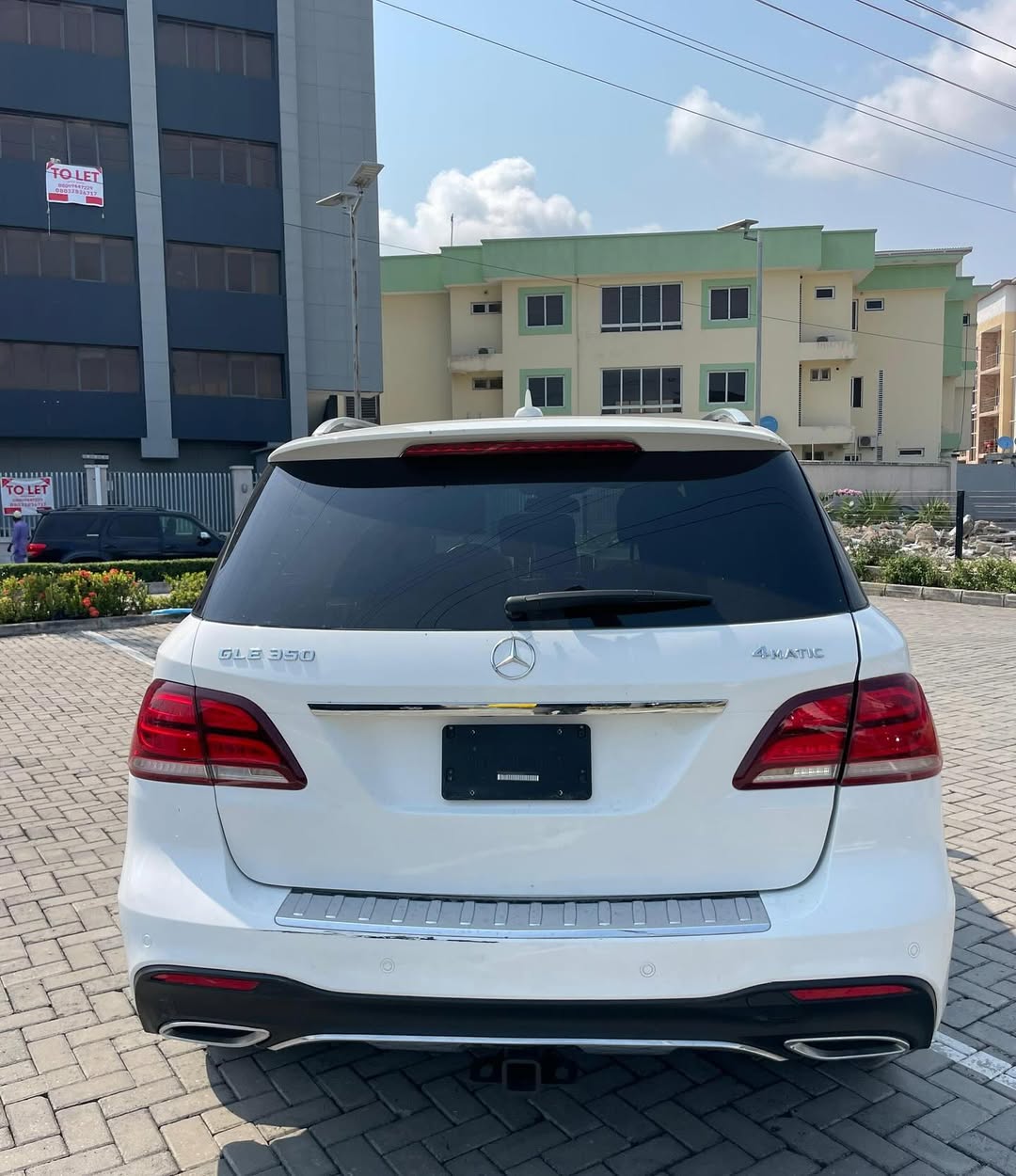 2017 GLE350 4MATIC: Luxury Tech & Panoramic Views