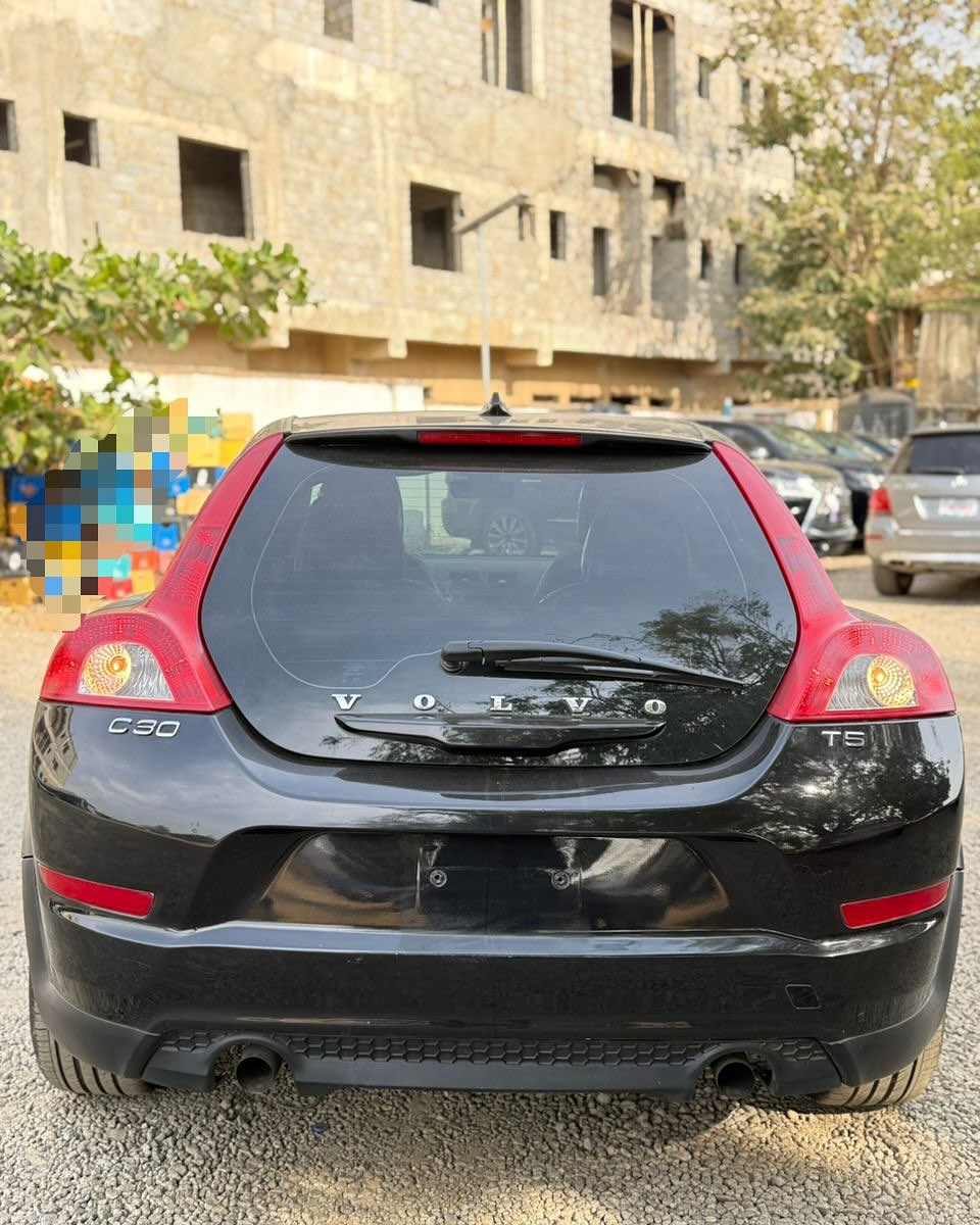 Sunroof & Power: 2012 Volvo C30 T5