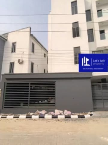 Lekki Oasis: 2BR Shortlet Goldmine with 24/7 Power