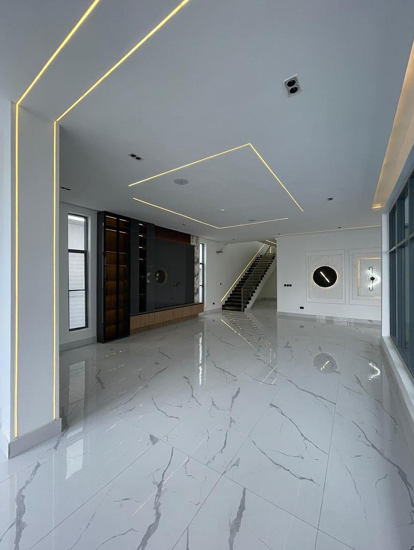 Grand 5-Bed Duplex with Resort-Style Pool in Lekki