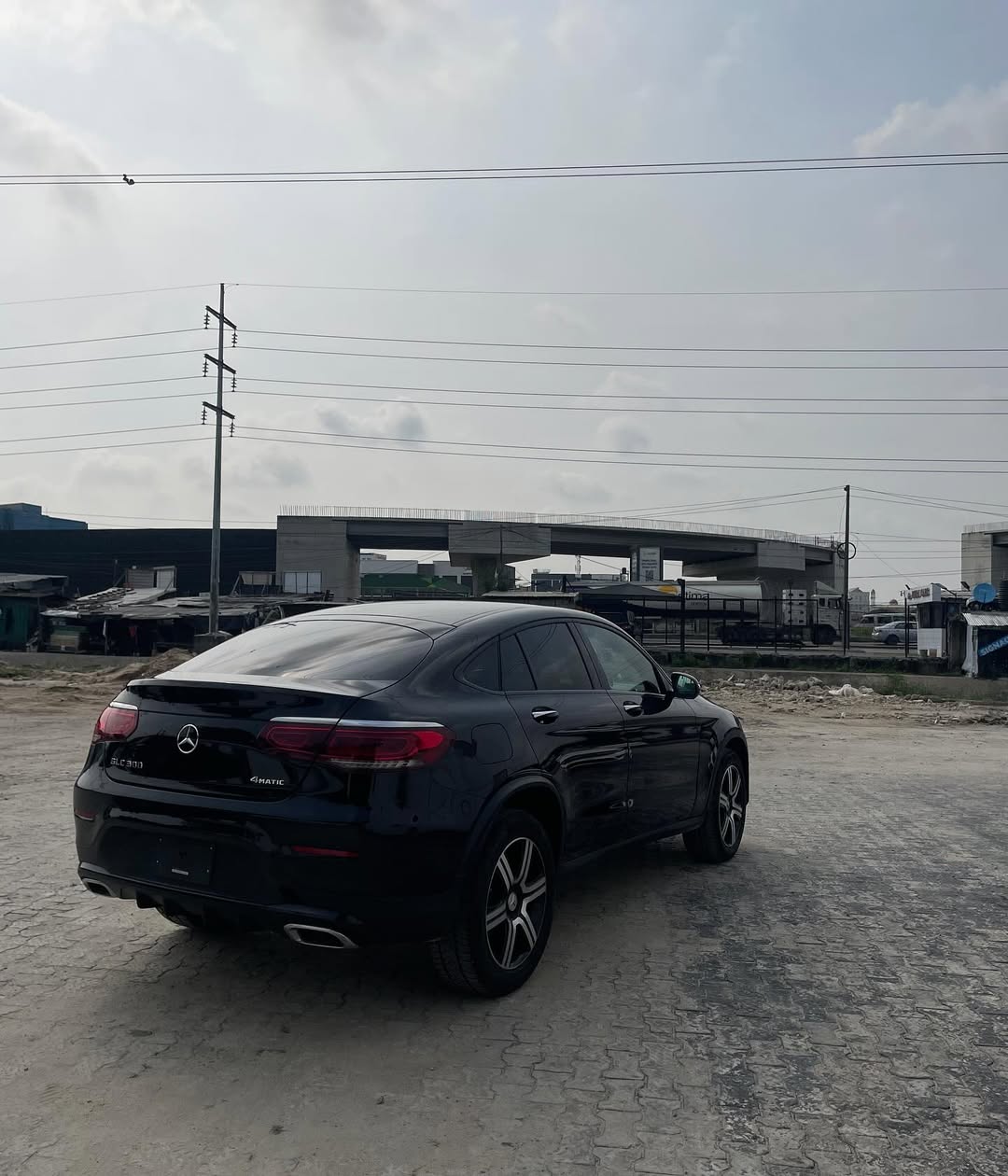 2022 Mercedes GLC300 Coupe: Luxury AWD, Sunroof & Tech