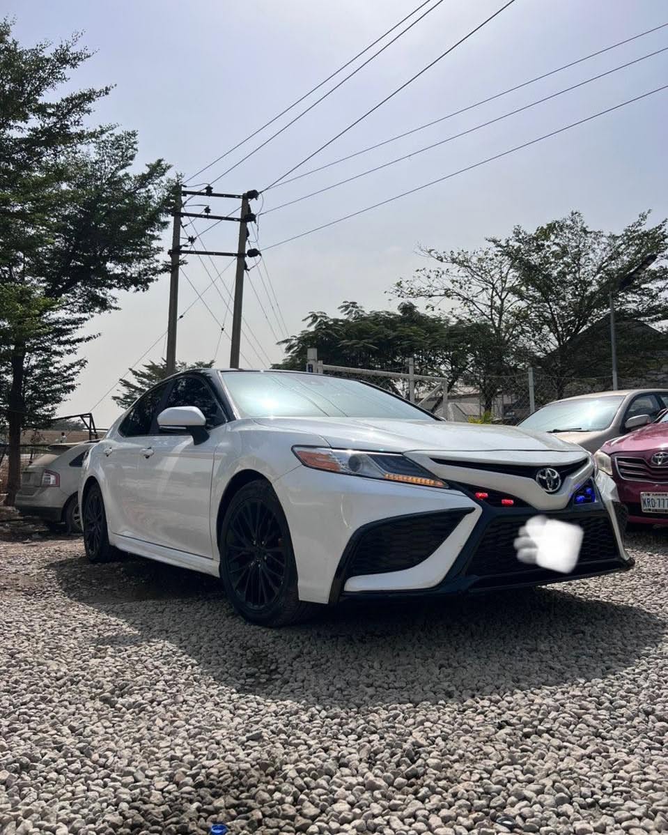 Unregistered 2018 Camry SE: Sport-Tuned & Spotless
