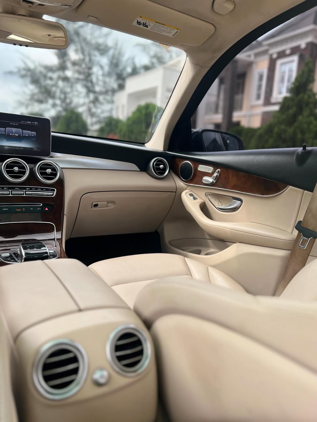 Luxury 2016 GLC300: Panoramic Roof & Driver Assist