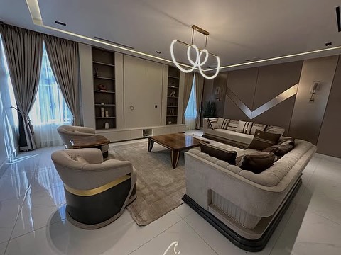 Lifecamp’s Smart 7-Bedroom Haven with Elevator