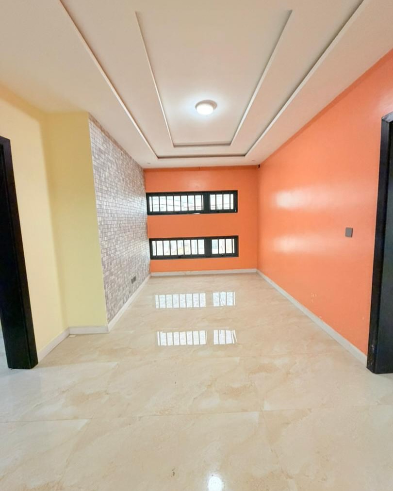 Elegant 5-Bedroom Dulex with Pool in Maryland