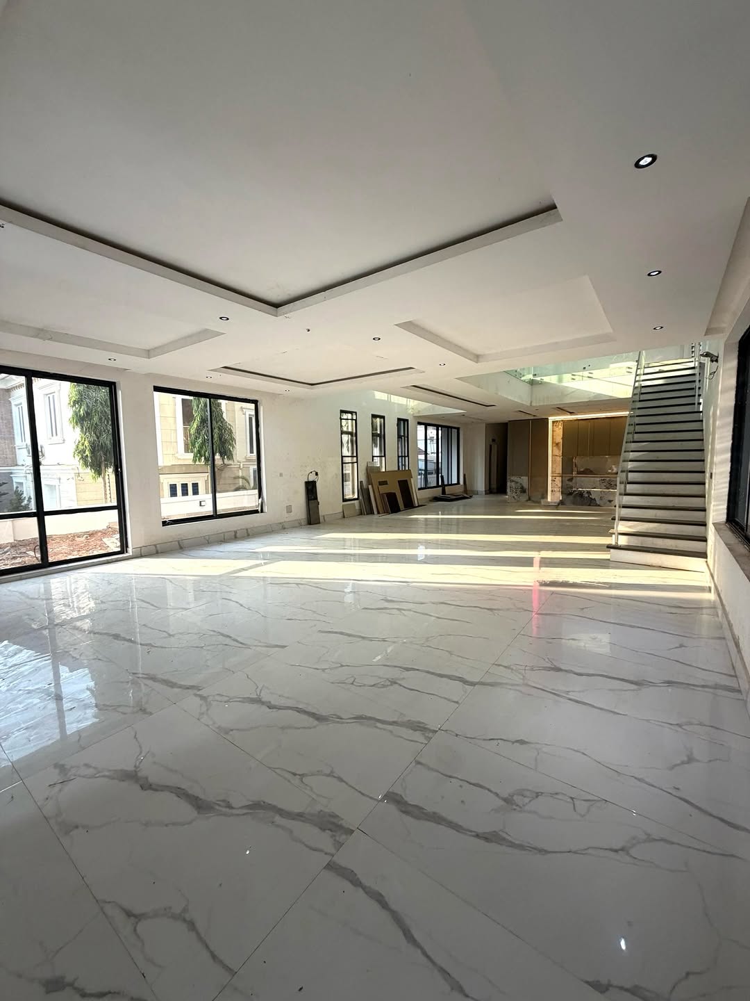 Exclusive 5BR Duplex with Rooftop Pool in Katampe