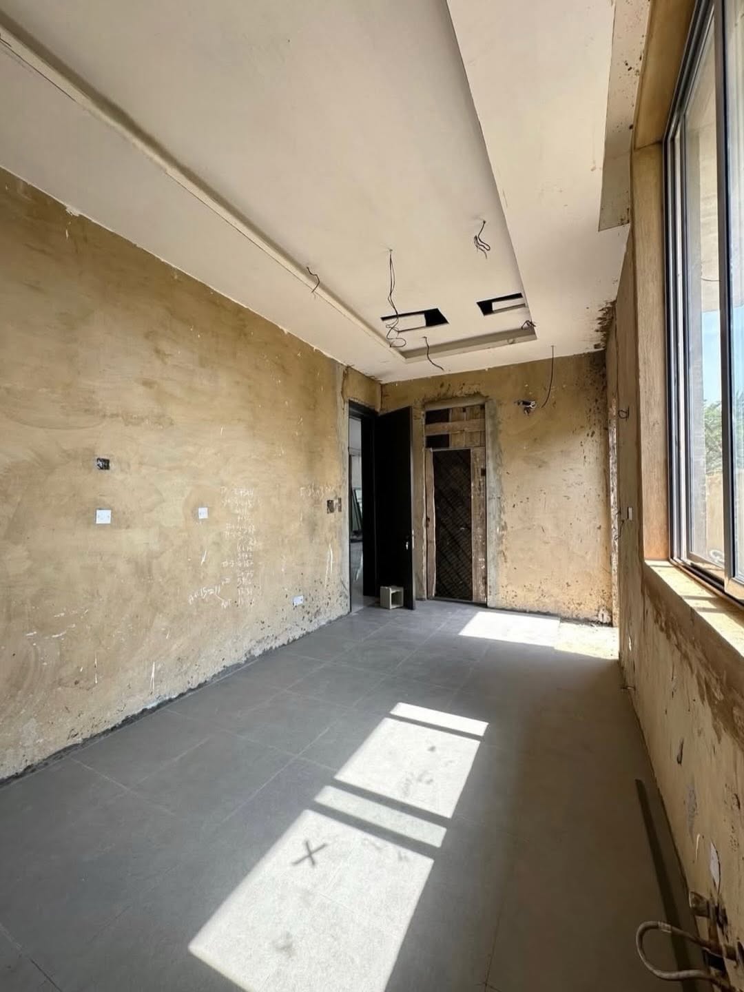 Lagos Luxury: 5-Bedroom Estate with Private Cinema & Pool