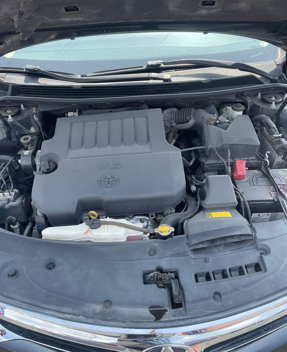 Luxury 2013 Toyota Avalon: Sunroof & Tech, 21M Naira